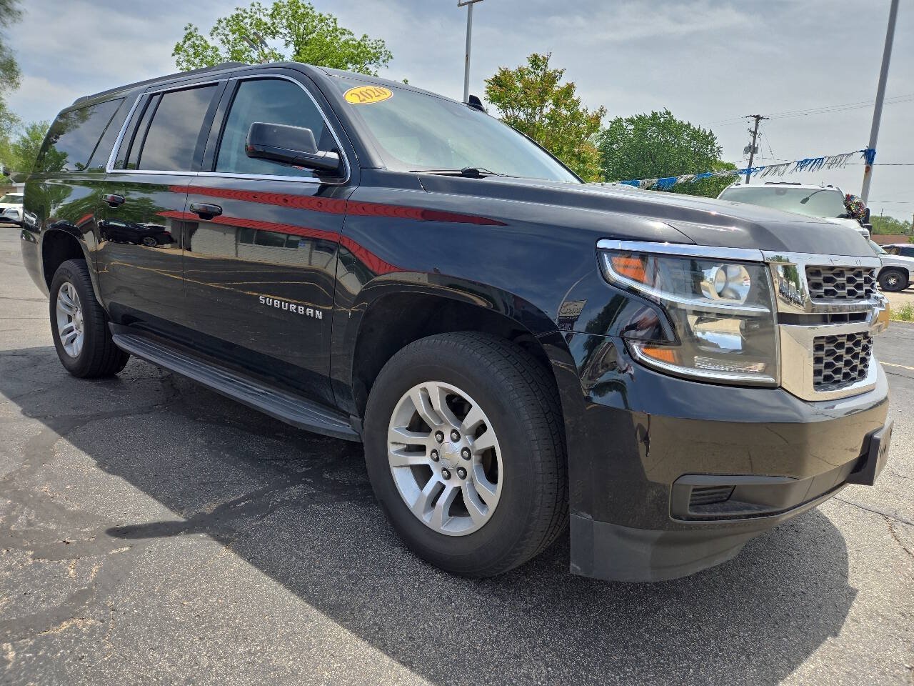 Used 2020 Chevrolet Suburban LT AWD/4WD image 4