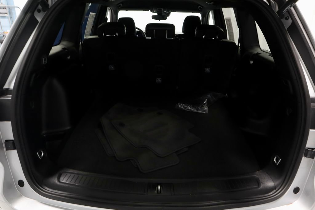 Used 2024 Jeep Grand Cherokee Altitude image 15