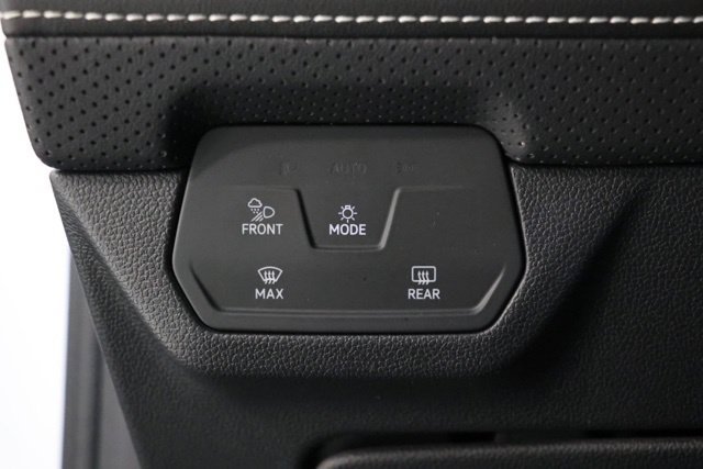 Used 2025 Volkswagen Atlas SE AWD/4WD image 20