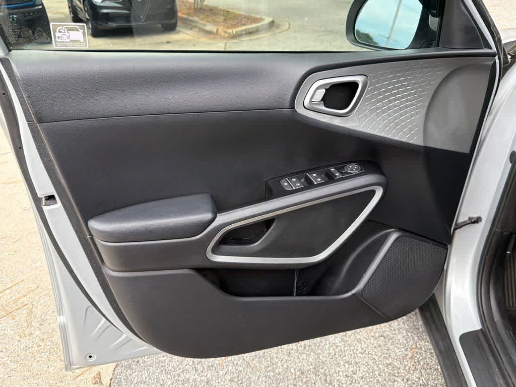 Used 2021 Kia Soul LX FWD image 11