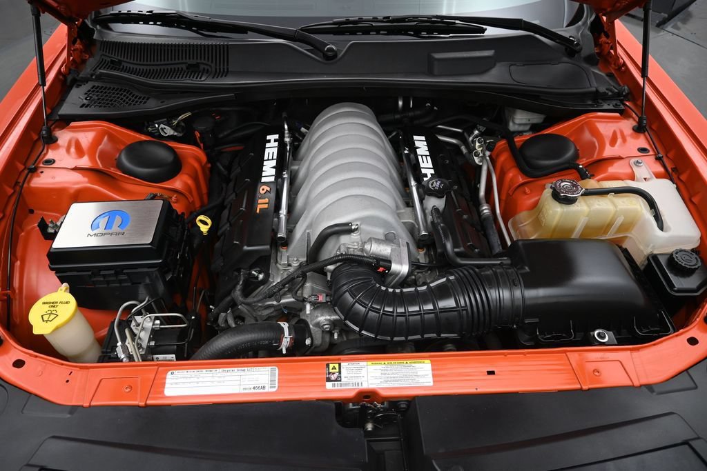Used 2009 Dodge Challenger SRT8 RWD image 8