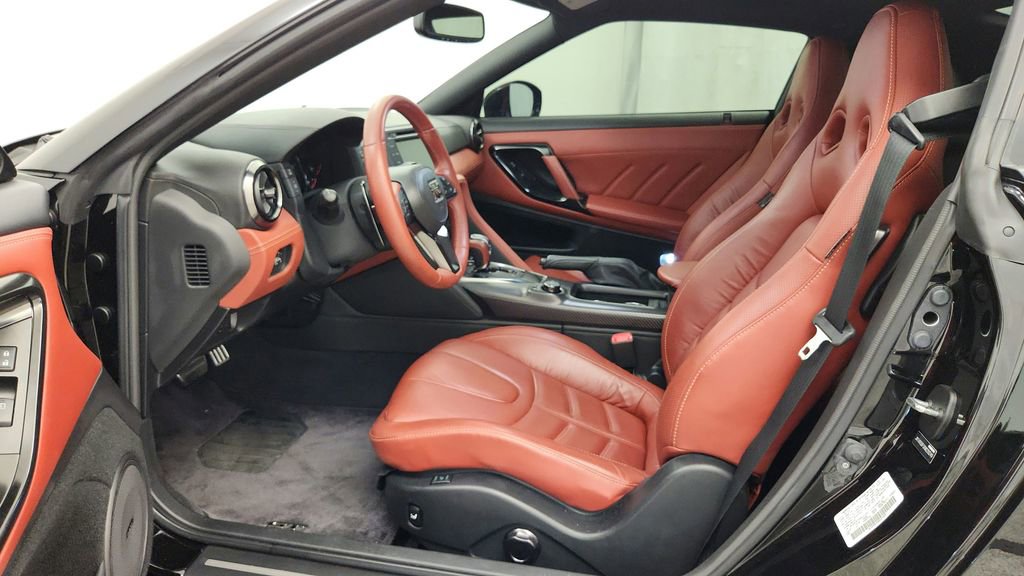 Used 2024 Nissan GT-R Premium w/ Premium Interior Package AWD/4WD image 54