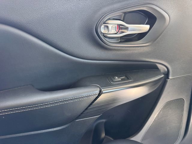 Used 2016 Jeep Cherokee Limited AWD/4WD image 27