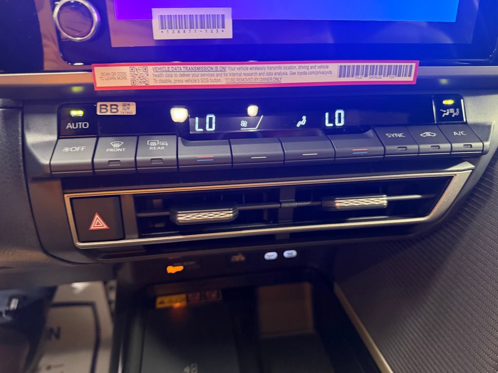 New 2026 Toyota Camry Hybrid FWD image 16