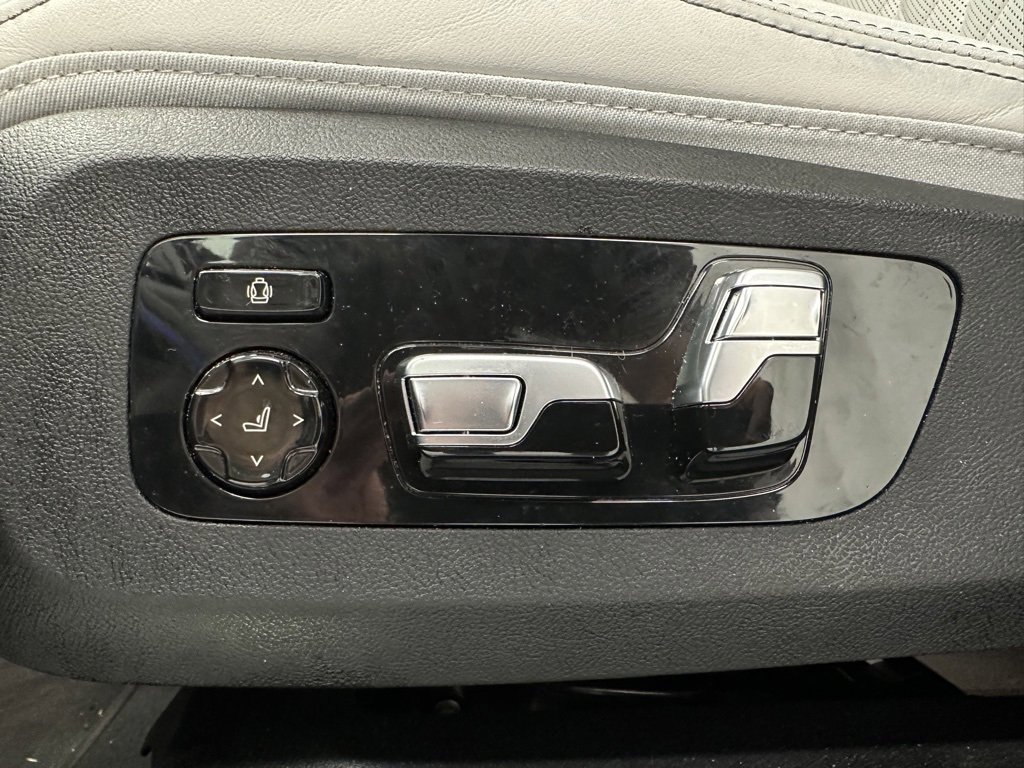 Used 2025 BMW X5 M60i image 12