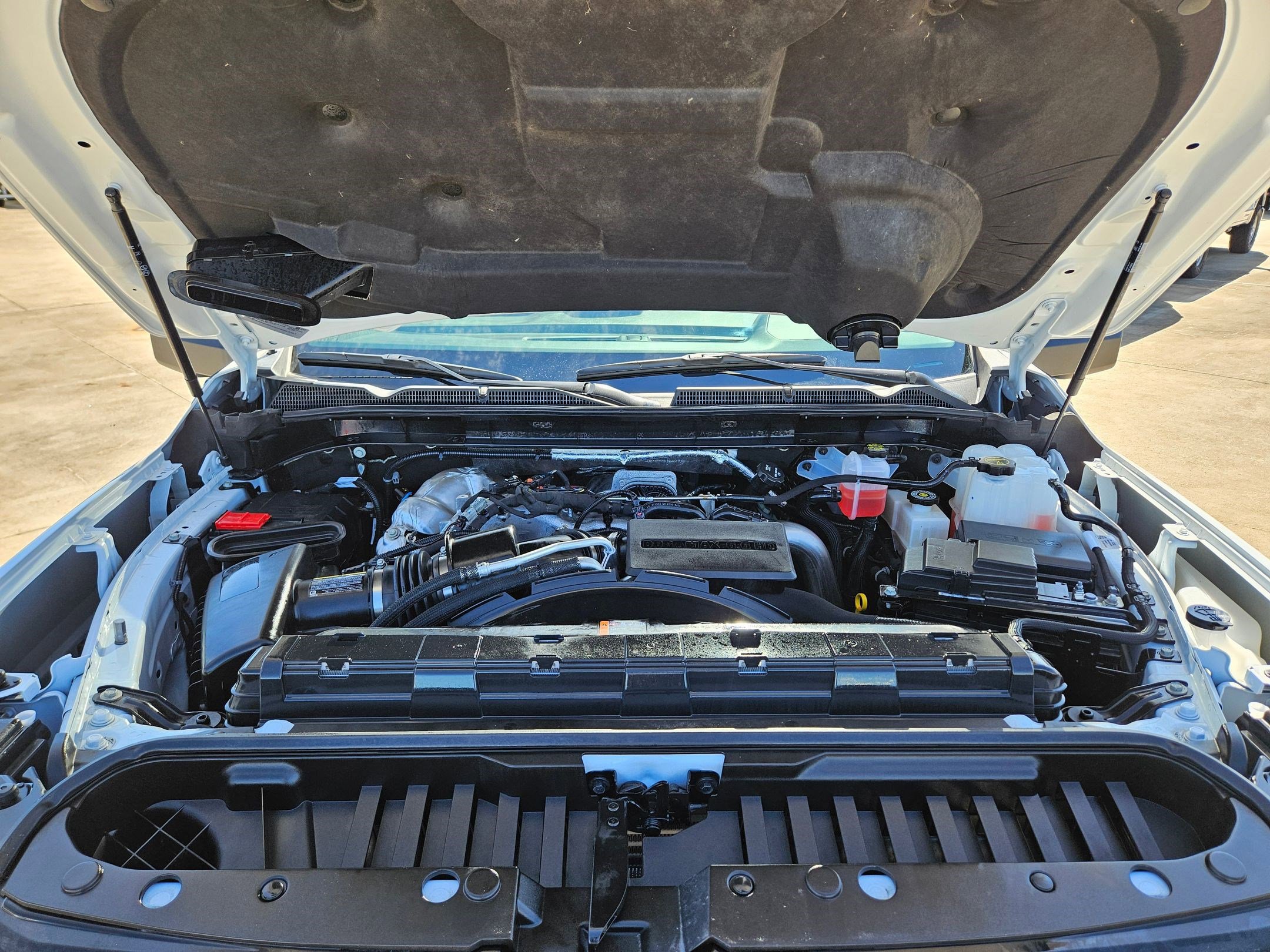 Used 2025 GMC Sierra 2500 AT4 image 34