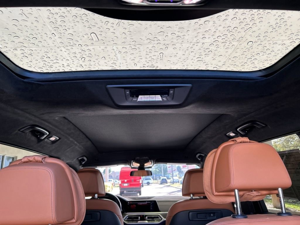 Used 2022 BMW X7 xDrive40i w/ M Sport Package image 52