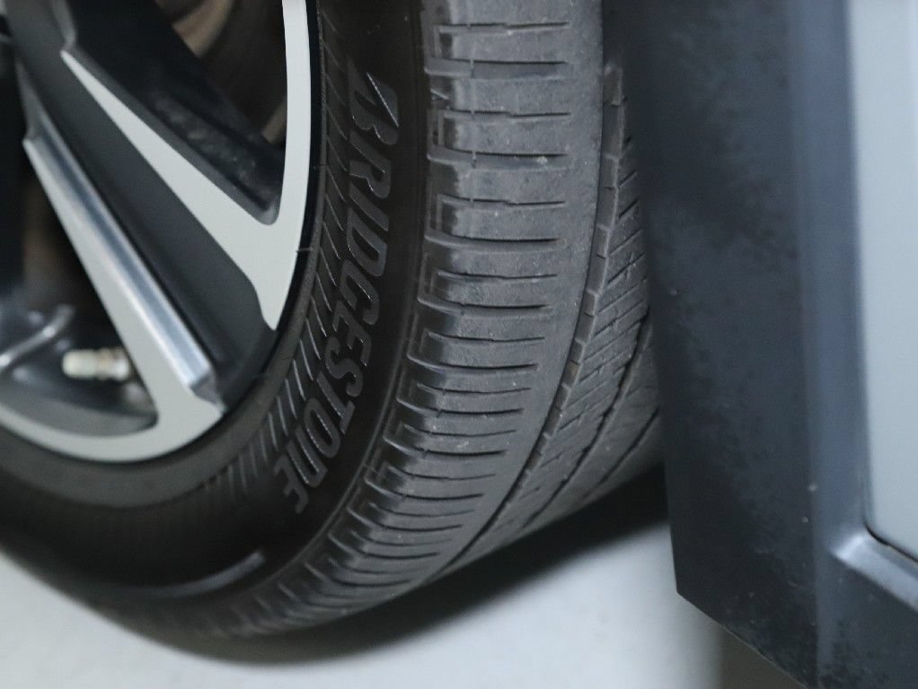 Used 2024 Lexus UX 250h AWD image 34