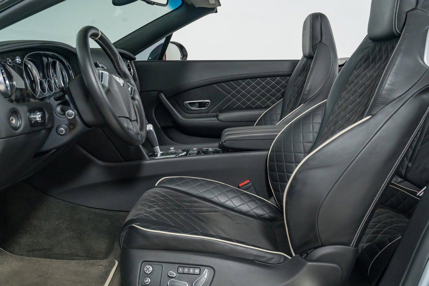Used 2018 Bentley Continental GT Supersports image 27