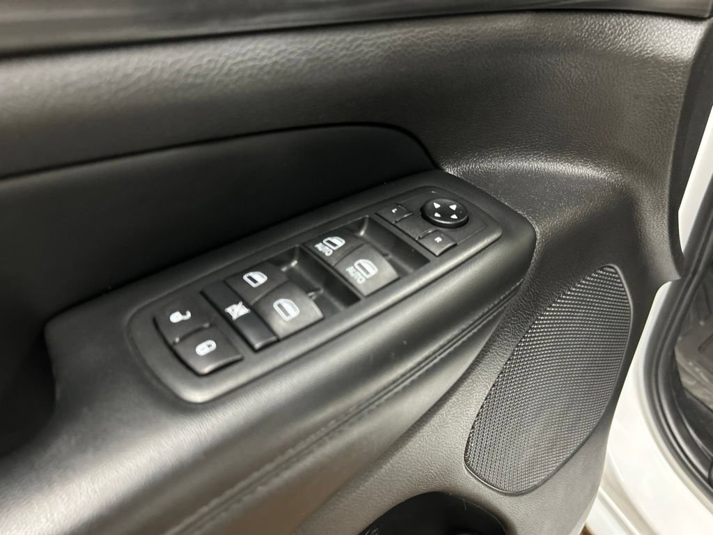 Used 2020 Jeep Grand Cherokee Altitude AWD/4WD image 26