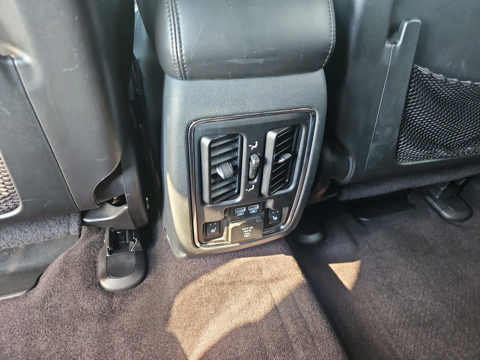Used 2018 Jeep Grand Cherokee Limited AWD/4WD image 13