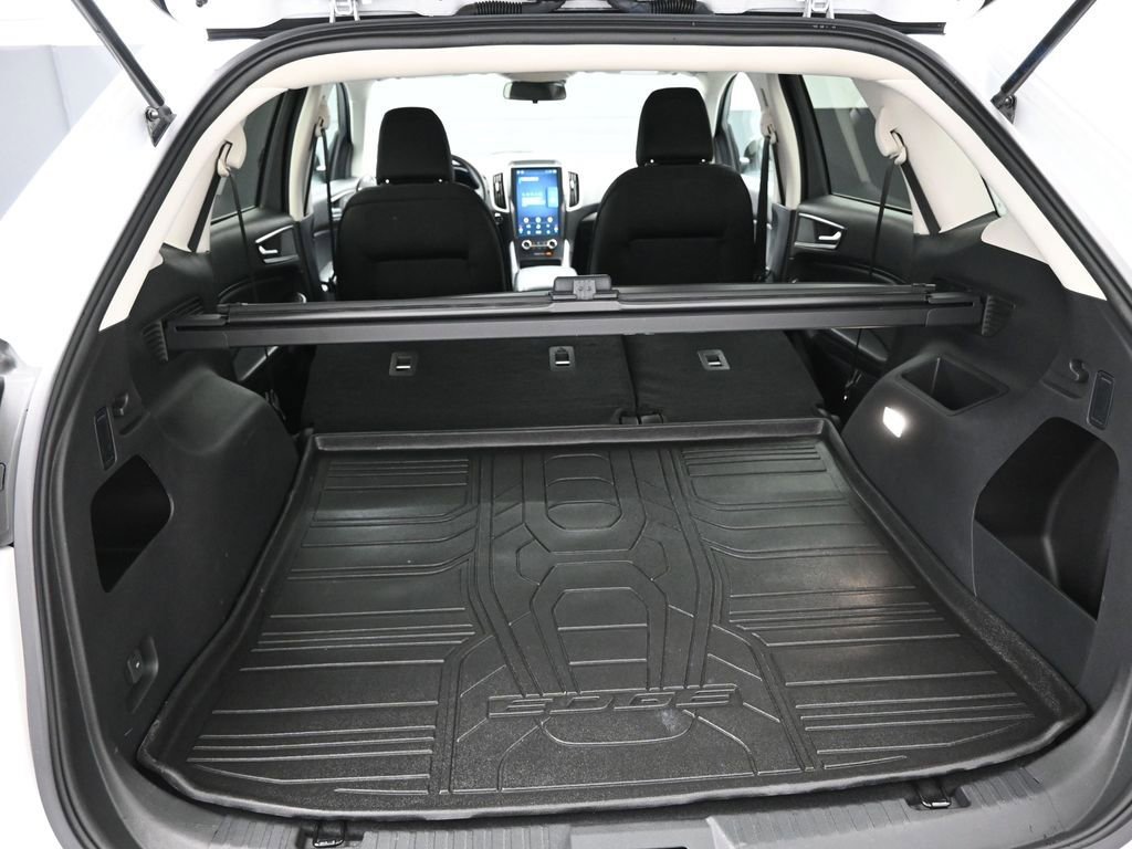 Used 2024 Ford Edge SE w/ Black Appearance Package image 24