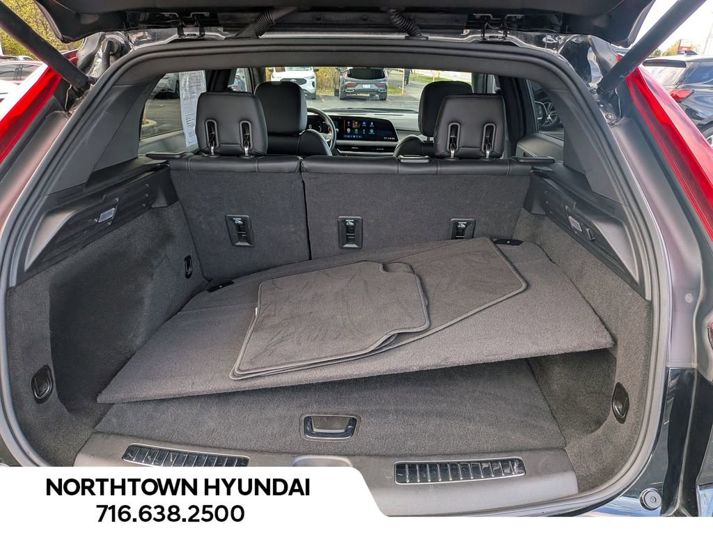 Used 2025 Cadillac XT4 Premium Luxury image 39