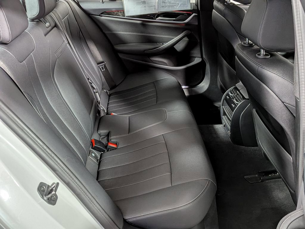 Used 2021 BMW 530i xDrive w/ Convenience Package image 39