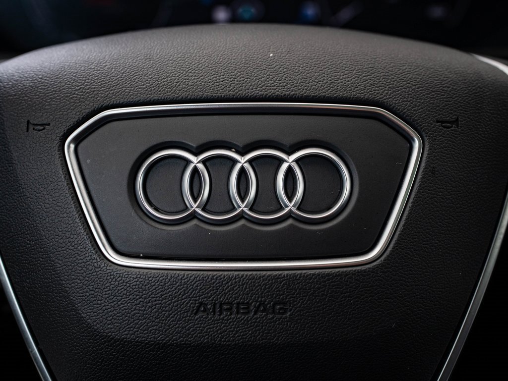 Used 2022 Audi e-tron Premium w/ Convenience Plus Package image 28