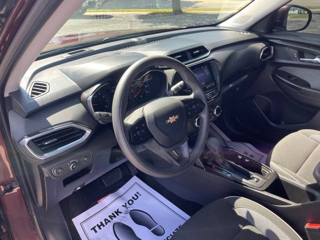 Used 2022 Chevrolet TrailBlazer LT w/ Convenience Package FWD image 12