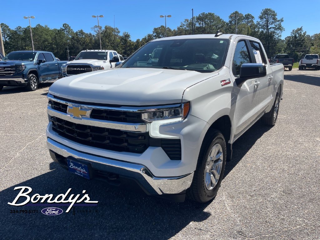 Used 2023 Chevrolet Silverado 1500 LT w/ Z71 Off-Road Package AWD/4WD image 3