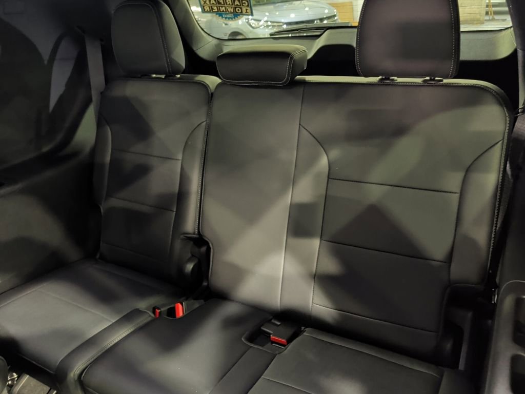 Certified 2025 Buick Enclave Preferred image 15