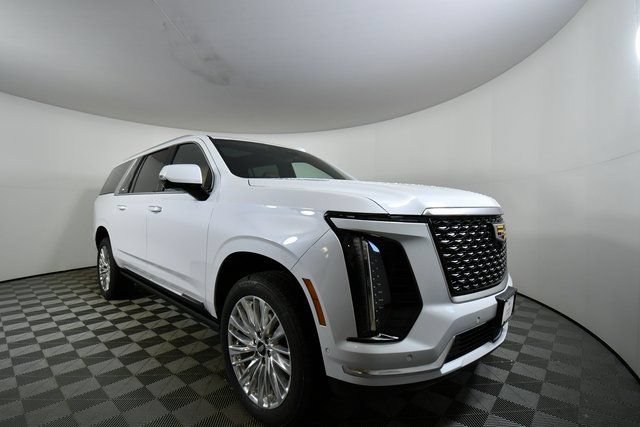 Used 2026 Cadillac Escalade ESV Luxury w/ LPO, Floor Liner Package AWD/4WD image 17