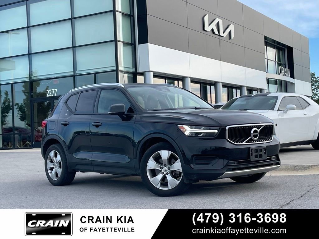 Used 2020 Volvo XC40 T5 Momentum AWD/4WD image 1