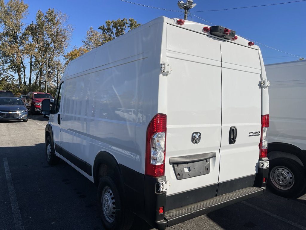 Used 2025 RAM ProMaster 2500 w/ Convenience Group FWD image 9