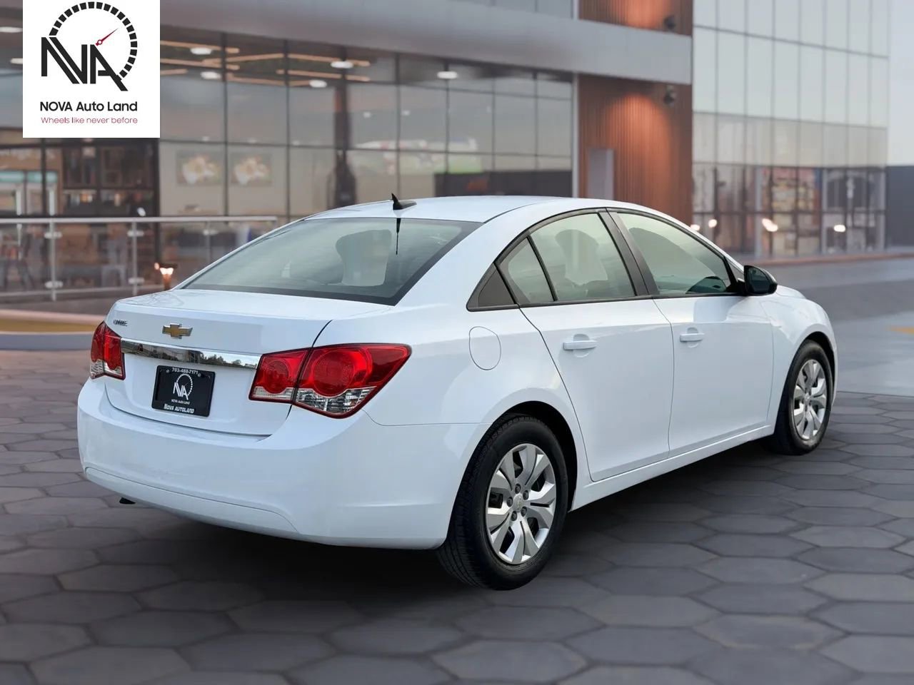 Used 2013 Chevrolet Cruze LS image 8
