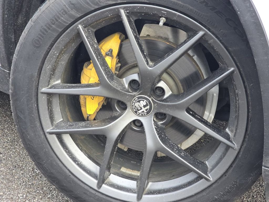 Used 2020 Alfa Romeo Stelvio w/ Nero Edizione image 6