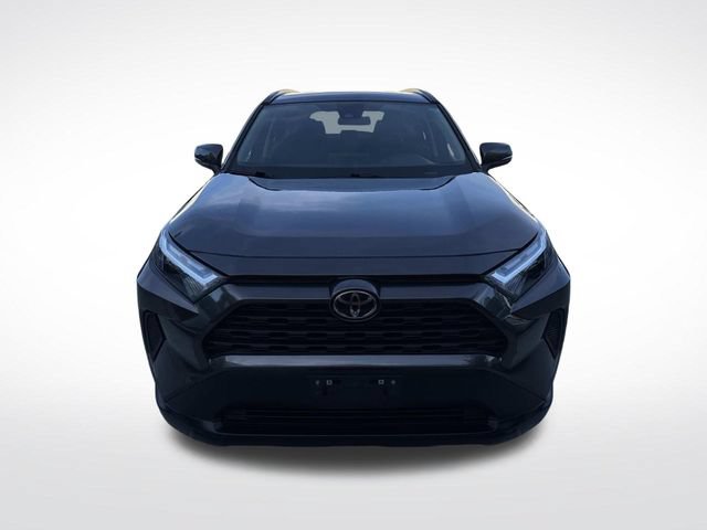 Used 2022 Toyota RAV4 XLE AWD/4WD image 2