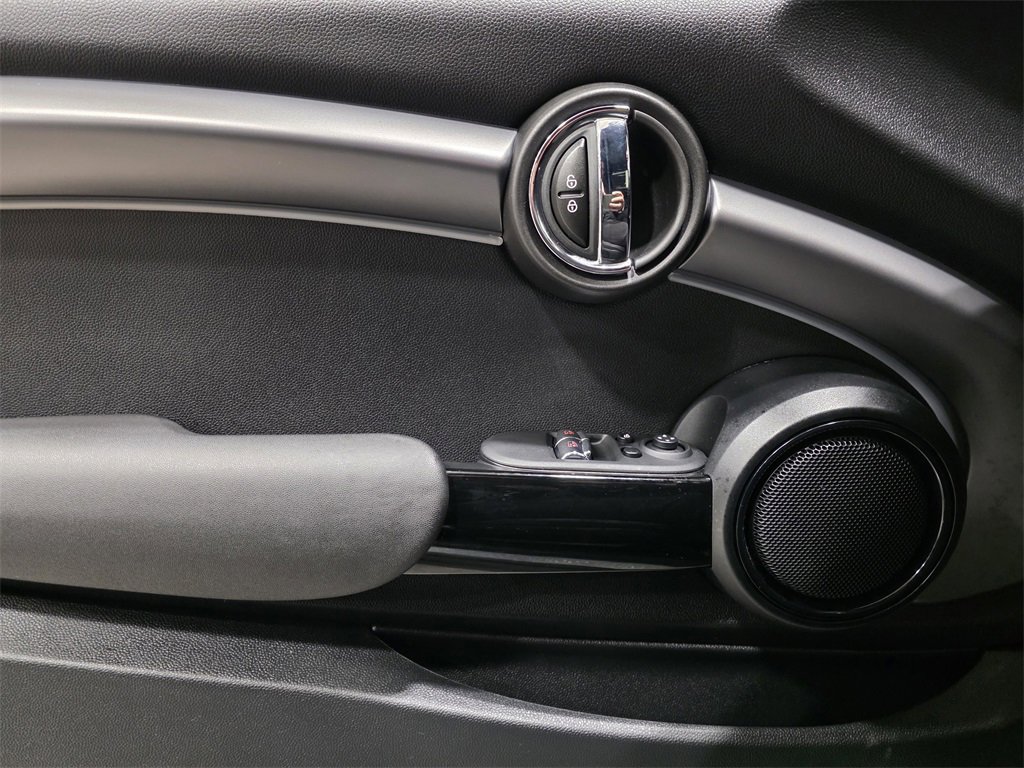 Used 2022 MINI Cooper S w/ Premium Package image 19