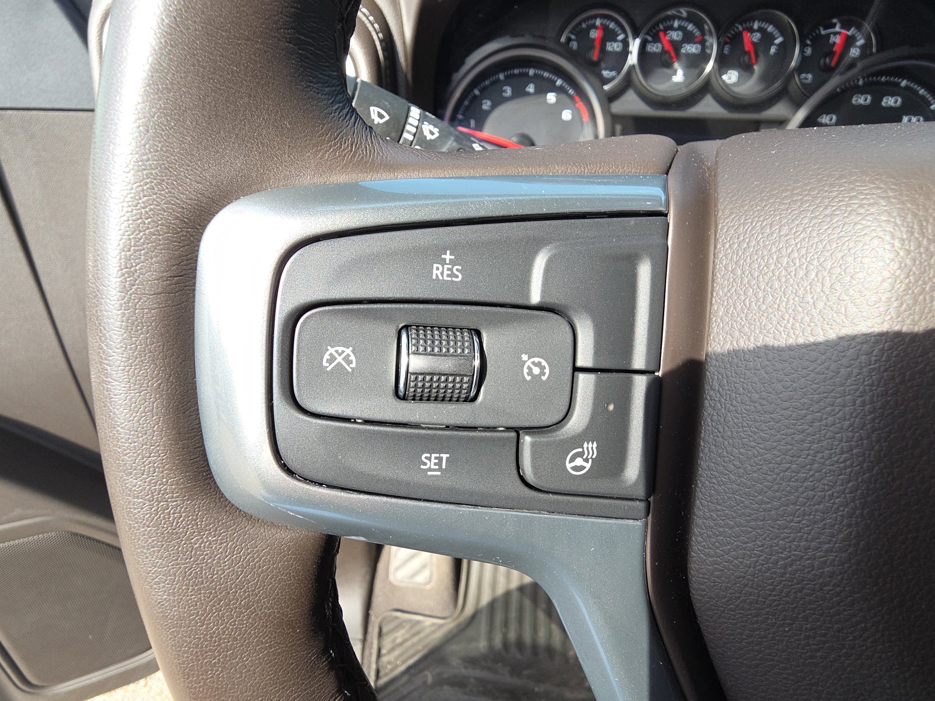 Used 2022 Chevrolet Silverado 1500 LTZ w/ Z71 Off-Road Package image 19