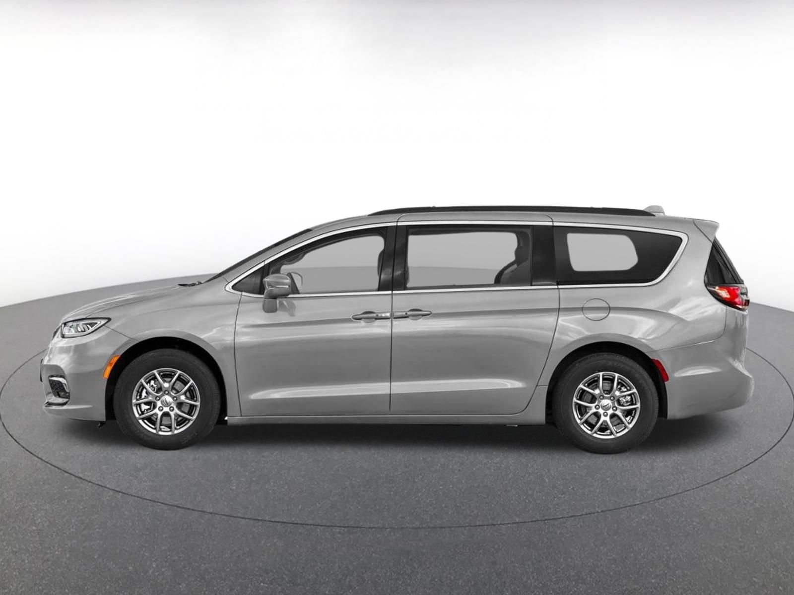 Used 2022 Chrysler Pacifica Touring-L FWD image 3