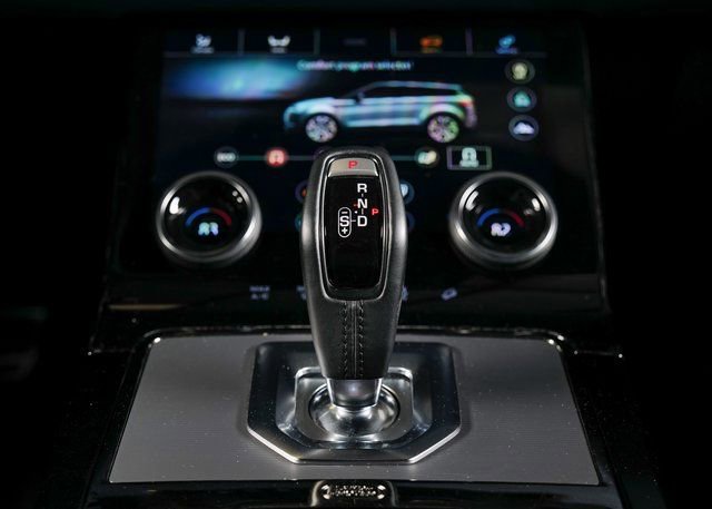 Used 2020 Land Rover Range Rover Evoque R-Dynamic SE image 14