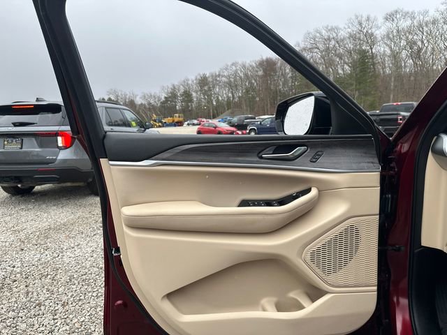 Used 2024 Jeep Grand Cherokee Limited image 22