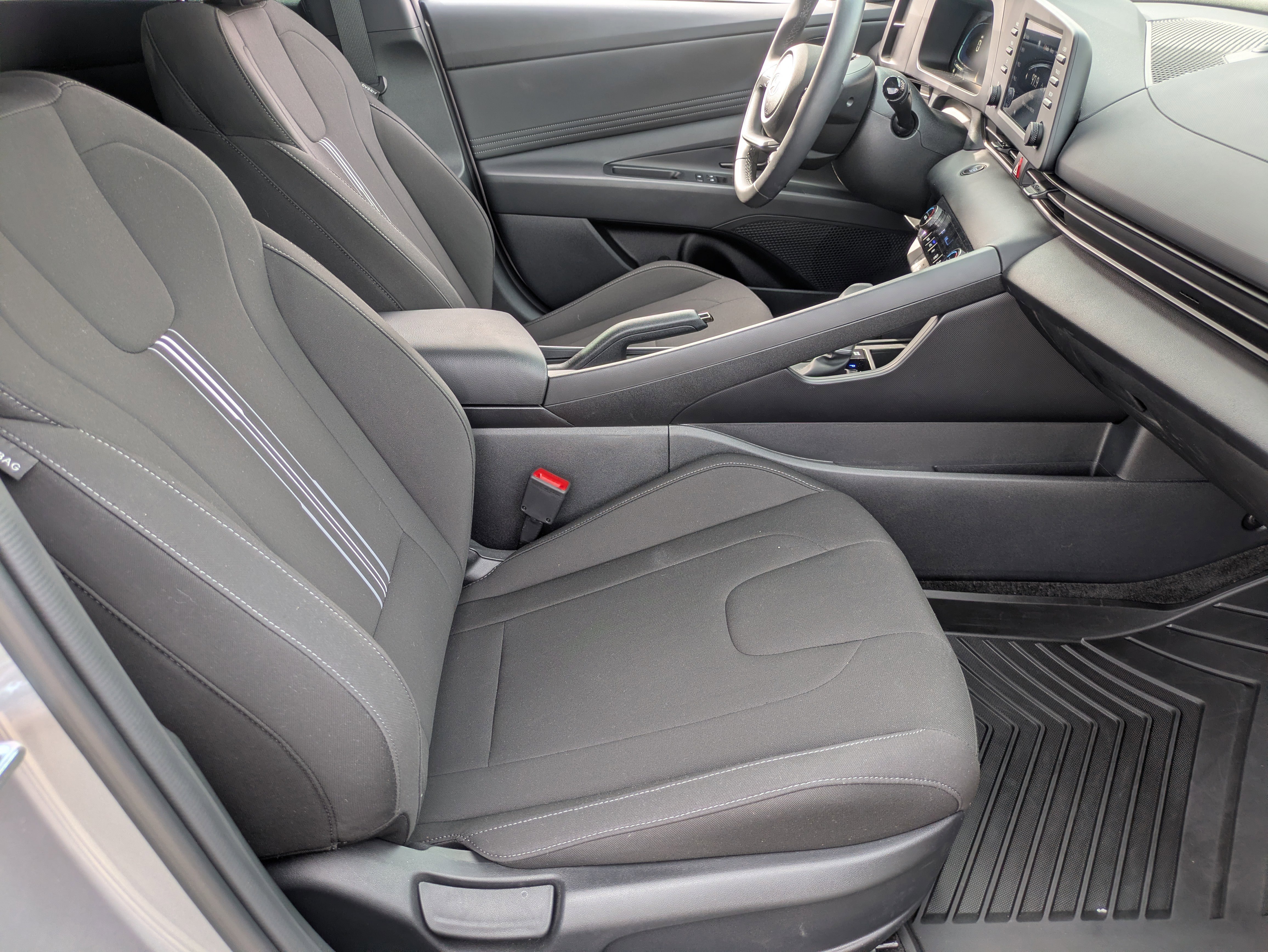 Certified 2025 Hyundai Elantra Sport image 11