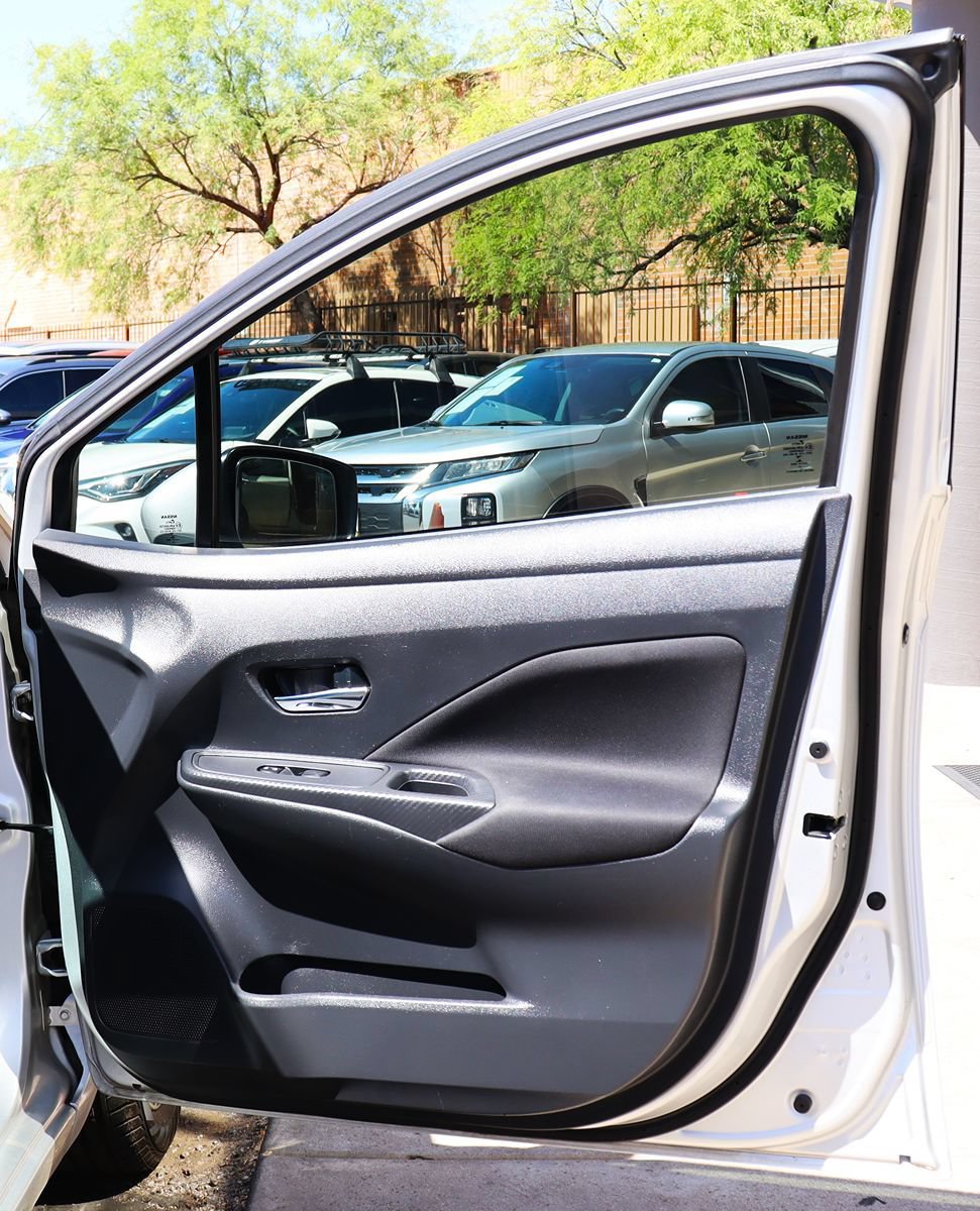 Used 2021 Nissan Versa SV FWD image 29