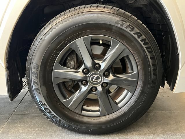 Used 2023 Lexus LX 600 4WD w/ Appearance Package image 12