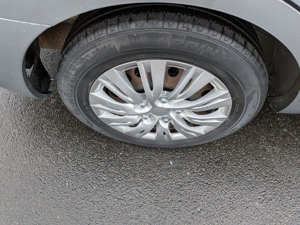 Used 2014 Nissan Versa SV image 10