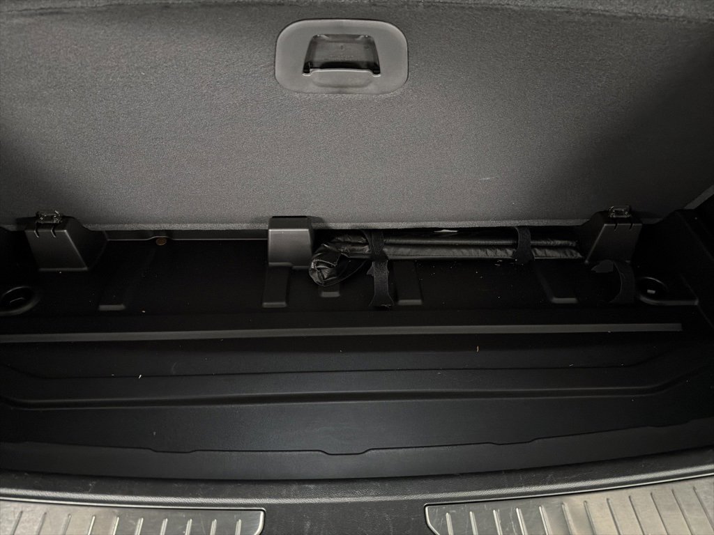 Used 2023 GMC Yukon AT4 w/ Technology Package image 12