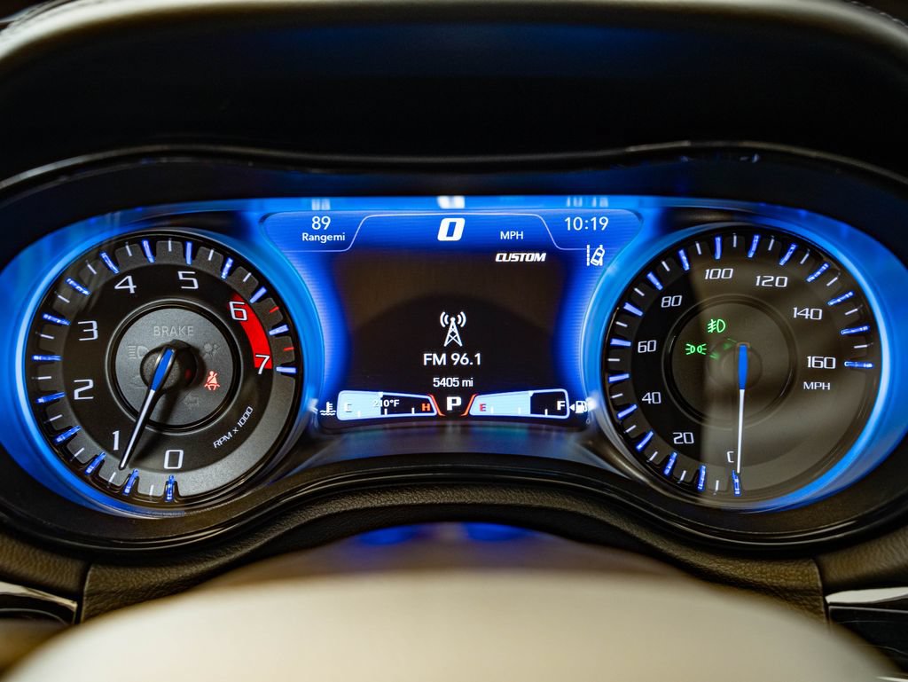 Used 2023 Chrysler 300 C RWD image 30