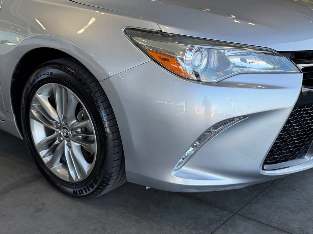 Used 2015 Toyota Camry SE FWD image 8