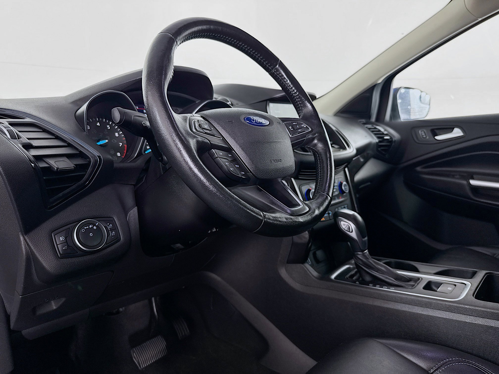 Used 2019 Ford Escape Titanium image 22