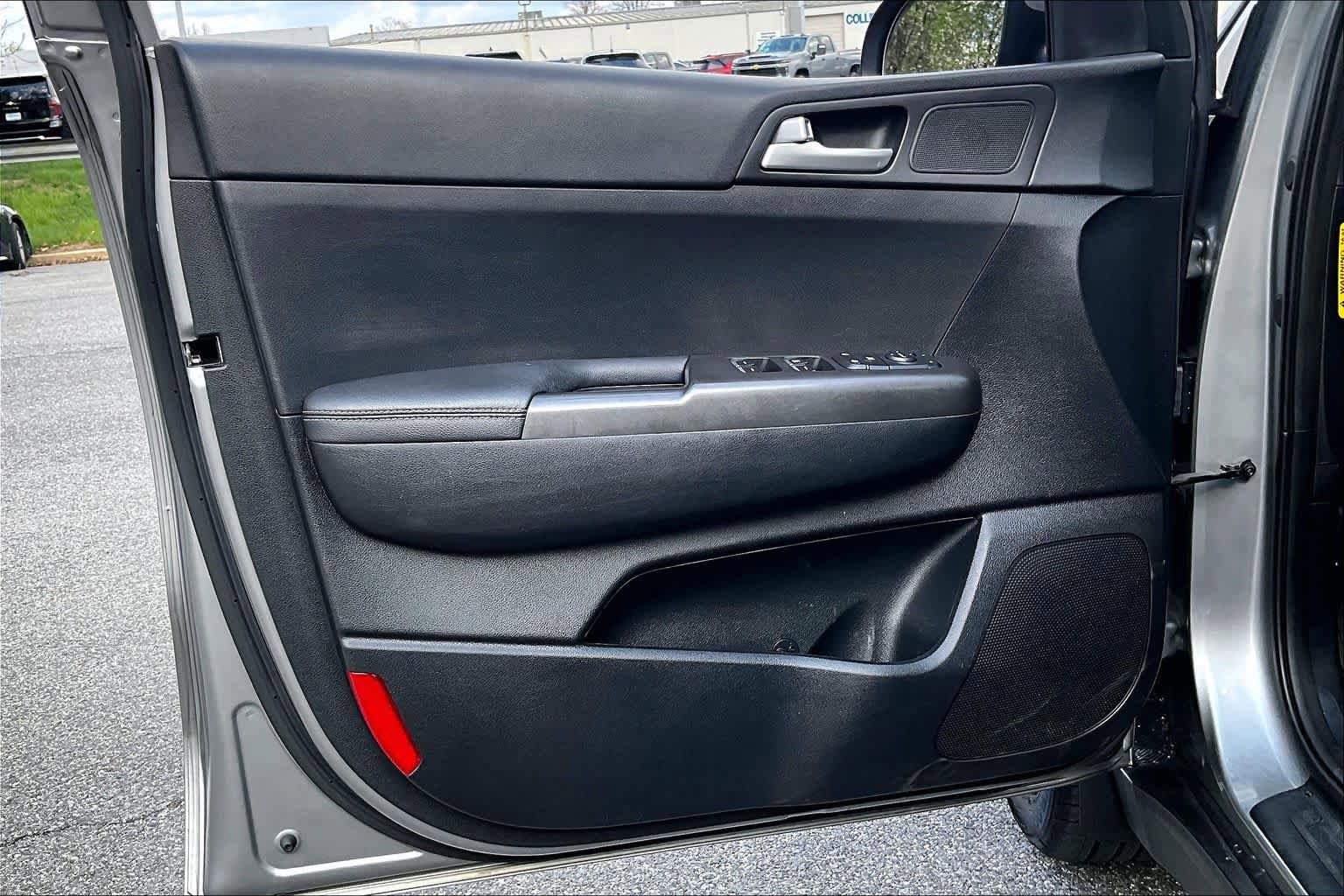 Used 2020 Kia Sportage LX image 21