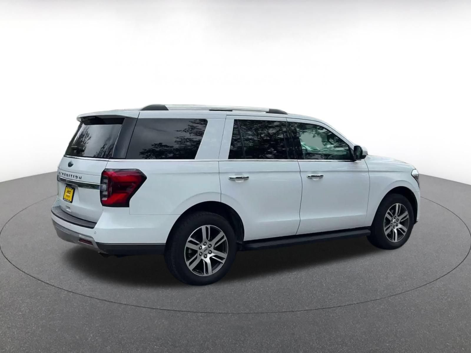 Used 2024 Ford Expedition Limited RWD image 14