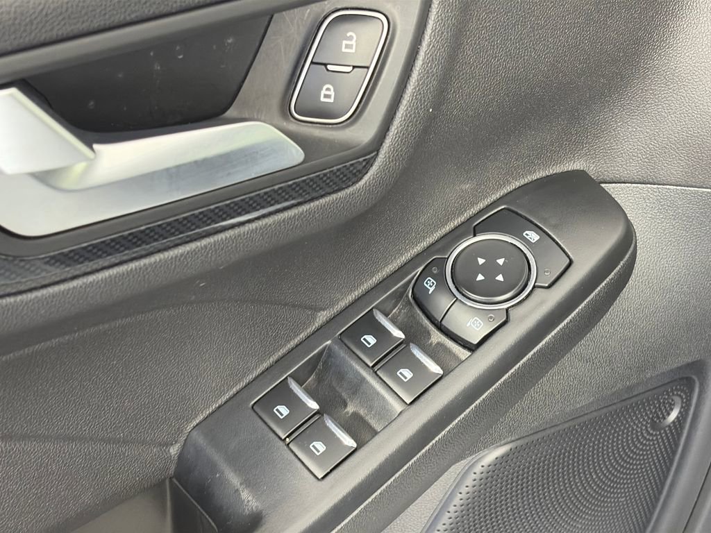 Used 2025 Ford Escape ST-Line Select AWD/4WD image 23