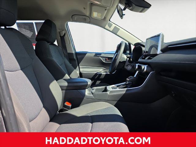 Certified 2023 Toyota RAV4 LE AWD/4WD image 17