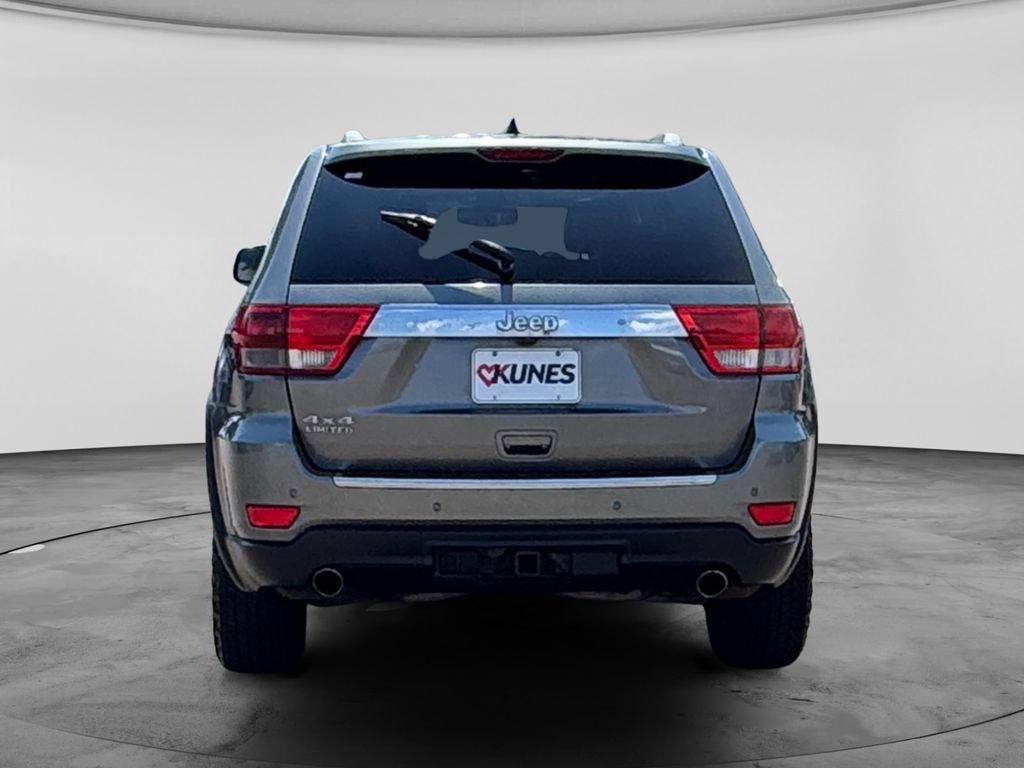 Used 2011 Jeep Grand Cherokee Limited w/ Trailer Tow Group IV AWD/4WD image 9