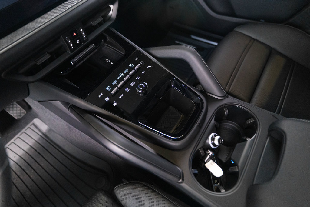 New 2026 Porsche Cayenne AWD/4WD image 24