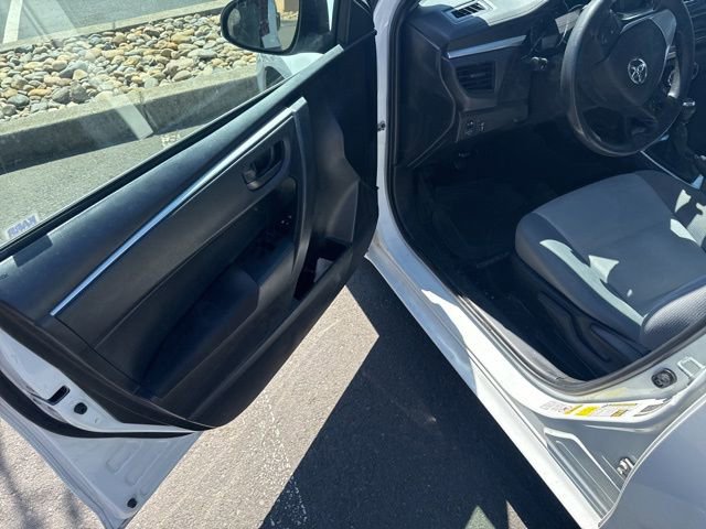 Used 2015 Toyota Corolla L FWD image 27