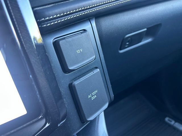 Used 2022 Ford F150 Lightning Platinum AWD/4WD image 33