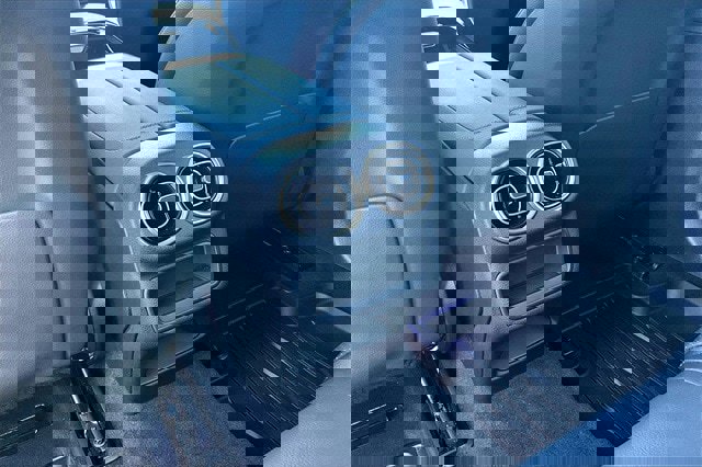 Certified 2025 Mercedes-Benz GLC 300 4MATIC image 13